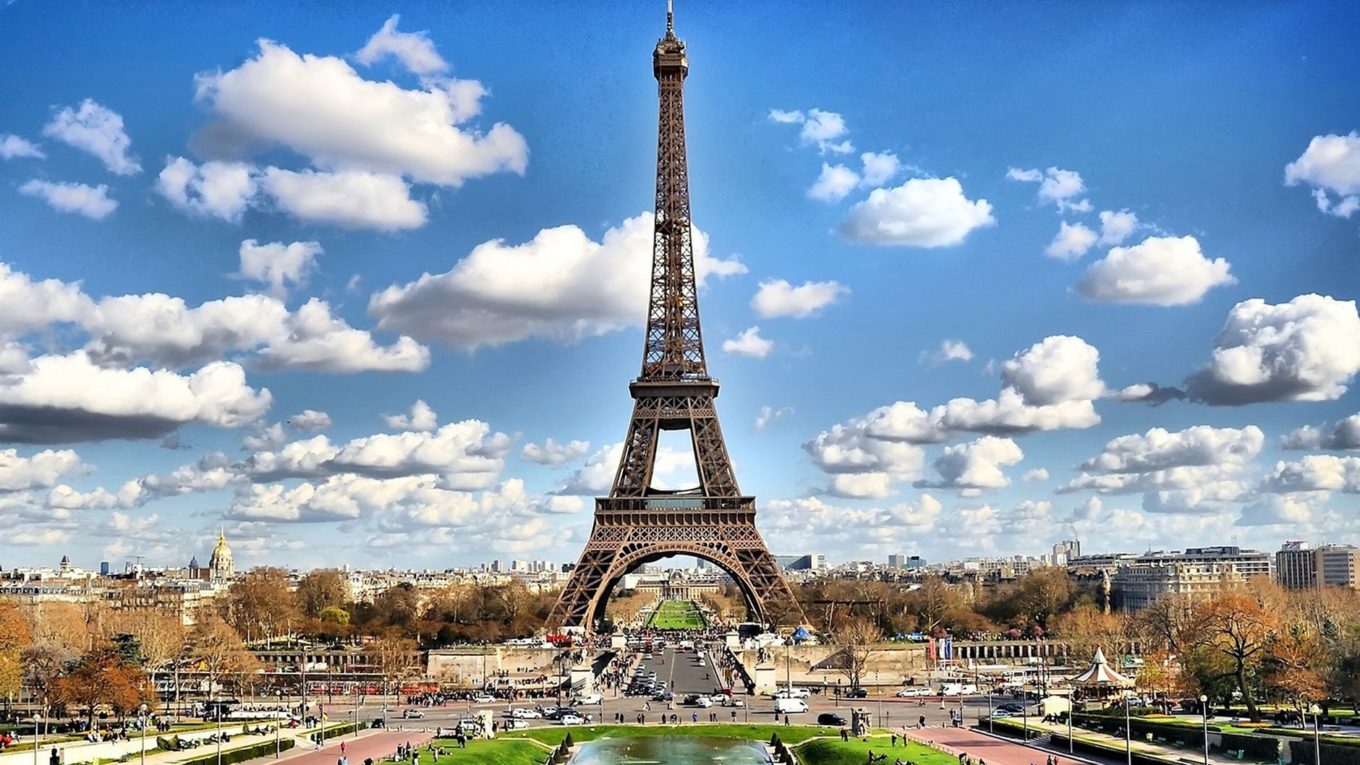picture of eiffel tower